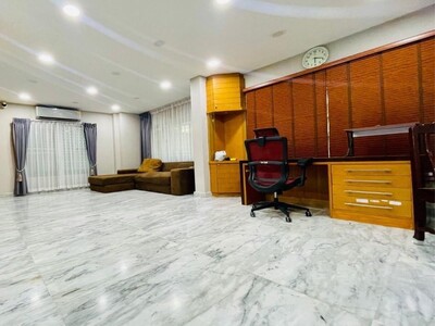 ให้เช่าบ้าน 2 ชั้น ย่านโชคชัย 4-วังหิน ใกล้เซ็นทรัลเฟสติวัลอีสท์ว