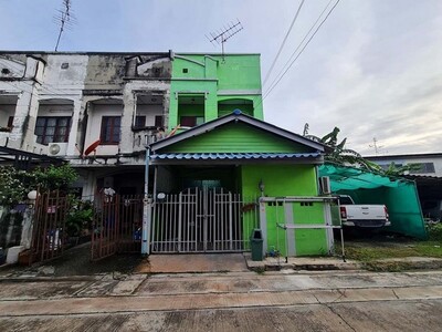 ขายทาวน์เฮ้าส์  หมู่บ้านพิชาดา ถนนบ้านกล้วย-ไทรน้อย  นนทบุรี