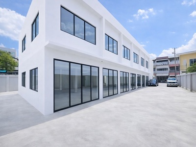 Showrooms 6คูหา แบงค็อก สาทร โกดังให้เช่า 2นอน  BTS สุรศักดิ์ 200