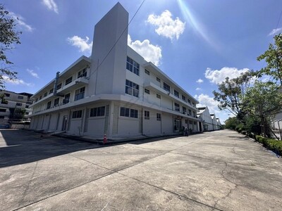 ให้เช่าโกดัง 3 อาคาร ถนนเทพารักษ์ ใกล้สถานีทิพวัล แบ่งเช่าได้ 