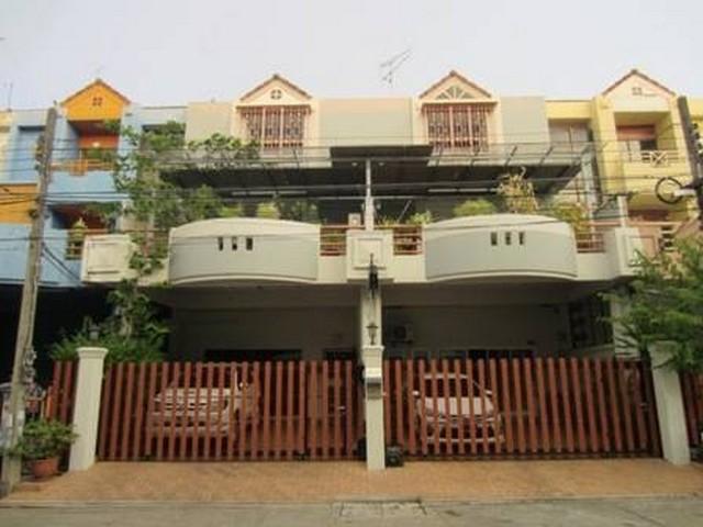 ให้เช่าทาวน์โฮม3ชั้นย่านทาวน์อินทาวน์ เลียบด่วน รามคำแหง ลาดพร้าว 