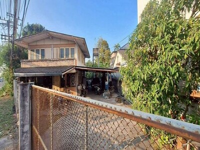 บ้านพร้อมที่ดิน ทำเลหายาก เดินทางสะดวก น้ำไม่ท่วม สันทราย 