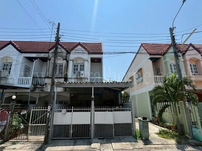 ลดราคา ทาวน์เฮ้าส์ ซอยโกสุมรวมใจ 38 ดอนเมือง หลังมุม ราคาถูก