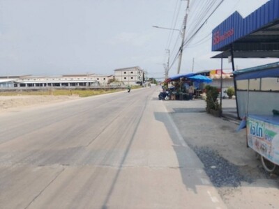 ให้เช่าที่ดินใกล้นิคมอมตะนครชลบุรี  6 ไร่