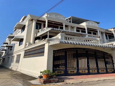 ให้เช่าทาวน์โฮม 3 ชั้น นนทรี 5 พระราม 3 หลังมุม ใกล้ Central Rama