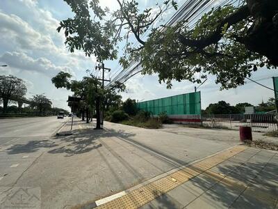 ให้เช่าที่ดิน 10 ไร่ 3 งาน ติดถนนรามคำแหง ติดแยกสุวินทวงศ์ 