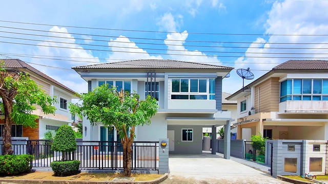 บ้าน ไลฟ์ บางกอก บูเลอวาร์ด เพชรเกษม 81 0 Rai 0 Ngan 55 sq.wa 3 Bedroom 3 BATHROOM 6300000 บ. ลดแบบสุดๆ กรุงเทพ