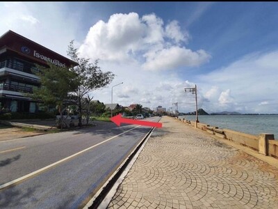 ขายด่วน ที่ดินสวยติดทะเล ทำเลดีในอำเภอเมืองประจวบคีรีขันธ์
