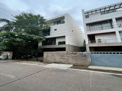 ให้เช่าบ้าน 4 ชั้น 650 ตร.ม ย่านอารีย์ พญาไท ราชครู ใกล้ BTSอารีย