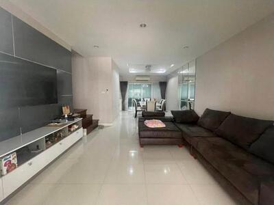 ให้เช่าทาวน์โฮม 3 ชั้น 187 ตรม. ภณาสิริ เรสซิเดนซ์ เกษตร-นวมินทร์