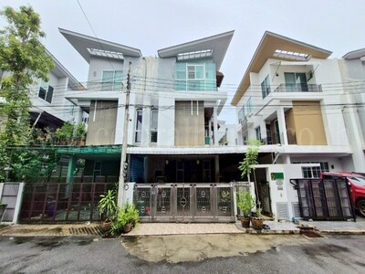 บ้านแฝด 3 ชั้น แกรนด์ ไอ - ดีไซน์ วิภาวดีฯ พร้อมอยู่ 