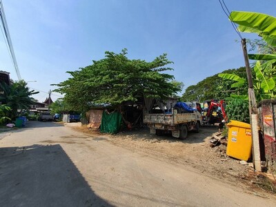 ขายที่ดิน กรุงเทพกรีฑา 18 แยก 6 แปลงมุม ใกล้ Market Place 389 ตร.
