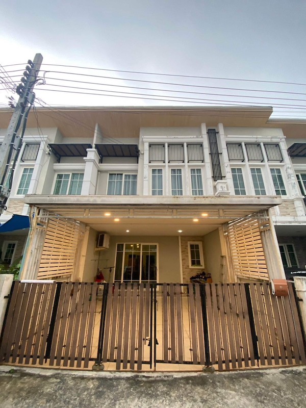 BS690 ขายบ้านทาวน์โฮม 2ชั้น โครงการ โกลเด้นซิตี้ ปิ่นเกล้า-จรัญ 