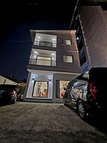 รหัสC5793 ให้เช่าโฮมออฟฟิศ 3ชั้น ถนนสุขุมวิท ใกล้ BTS เอกมัย เหมาะทำโฮมออฟฟิศและที่พักอาศัย