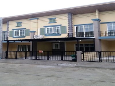 ให้เช่าทาวเฮ้าส์ 2 ชั้น หมู่บ้านโกลเดนทาวน์ 2 อ่อนนุช 65