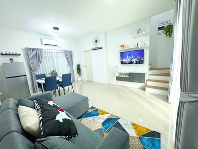 โลตัส บางกรวยไทรน้อย 2.9กม.โฮมพรีเมียมสุดหร รร. ปิยะฉัตร 2.1 กม.