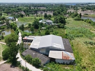 ขายโกดังพานทองชลบุรี บนเนื้อที่   2 ไร่  