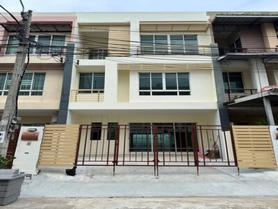 ขาย ทาวน์โฮม 3 ชั้น หมู่บ้าน The Plant City สาทร รีโนเวทใหม่ 