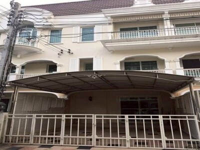 ขาย -ให้เช่า ทาวน์โฮม 3 ชั้น หมู่บ้าน เมทโทร สาทร-กัลปพฤกษ์ ทำเลด