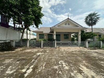 ปล่อยเช่าบ้านเดี่ยว หมู่บ้านเดอะ ริช เพอร์เฟค ศรีราชา ชลบุรี  ปล่อยเช่าบ้านเดี่ยว หมู่บ้านเดอะ ริช เพอร์เฟค ศรีราชา ชลบุรี