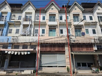 ขายด่วน อาคารพาณิชย์ 3.5 ชั้น หมู่บ้านสถาพร คลอง 4 ธัญบุรี