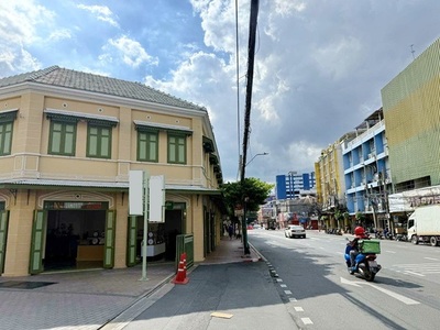 MRT วัดมังกร 800 ม.อาคารพาณิชย์ 2 ชั้นให้เช่าเฉพาะด้านล่าง 120 ตร