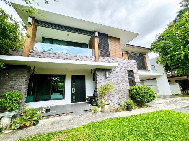 ขายบ้านเดี่ยว นันทวัน ปิ่นเกล้า-ราชพฤกษ์ ถนนบรมราชชนนี พื้นที่ใช้สอย 338 ตรม. 140 ตรว. 4 ห้องนอน 5 ห้องน้ำ พร้อมเฟอร์นิเจอร์ + build in,