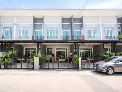 คาซ่า วอเตอร์ไซด์ ทาวน์เฮาส์สวยพร้อมอยู่ ขายขาดทุน