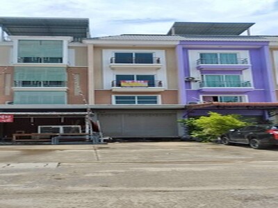 ขายอาคารพาณิชย์ 3.5 ชั้น 16วา ทำเลทองย่านพุทธบูชา 39 ใกล้แยกวัดโอ