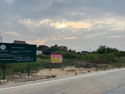 ขายด่วน ที่ดินแปลงสวย 1-1-87 ไร่ ติดถนน 3 ด้าน ประชาอุทิศ90