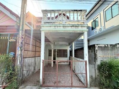 หมู่บ้านเพชรทวี ทาวน์โฮม 2 ชั้น ซอยเพชรบ้านสวน 13 ชลบุรี