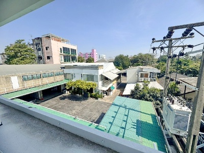 MRTลาดพร้าว อาคาร 3 ชั้นถ.ลาดพร้าว67  เซ็นทรัล ลาดพร้าว  750ตร.ม
