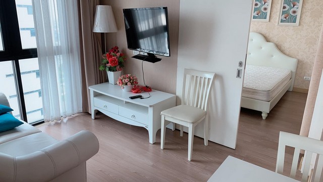 ให้เช่า คอนโด Astro Condo แจ้งวัฒนะ 38.4 ตร.ม ชั้น 30 ห้องมุม วิวสระและวิวเมือง ตรงข้ามเซ็นทรัลแจ้ง 