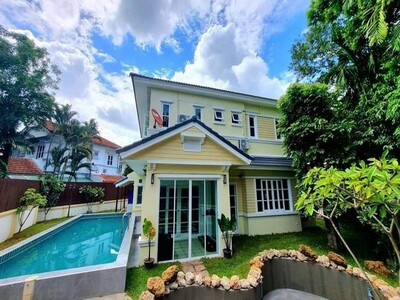 ขายต่ำกว่าราคา พูลวิลล่า 2 ชั้น รีโนเวทใหม่ ใกล้กาดฝรั่ง หางดง 